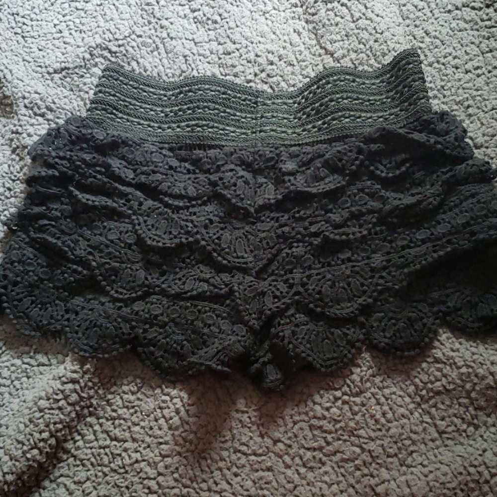 NWOT Black short-shorts